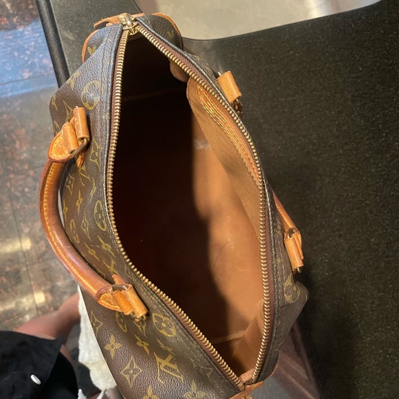 Authentic Louis Vuitton speedy - Picture 11 of 16